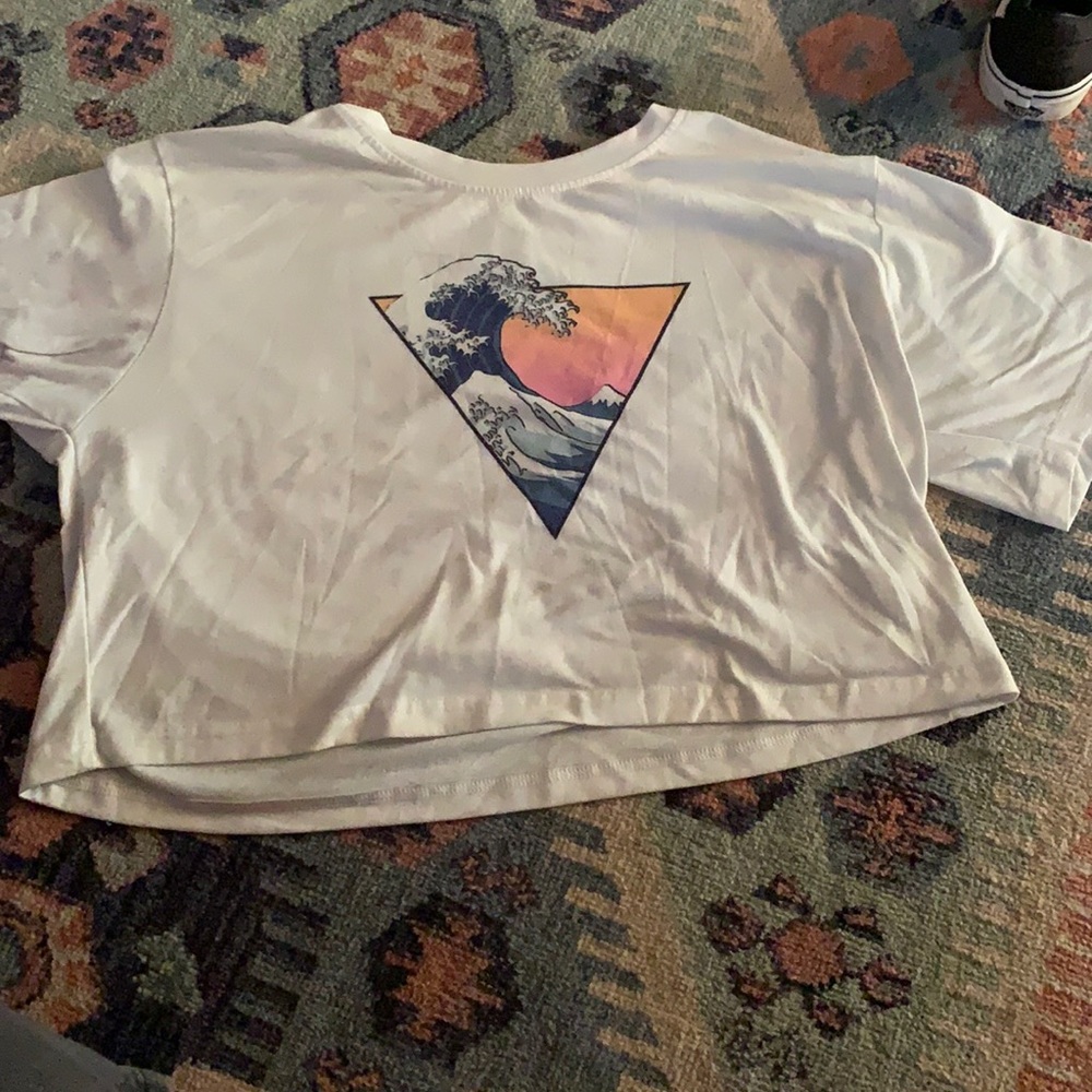 White short sleeve crop top from romwe with wave